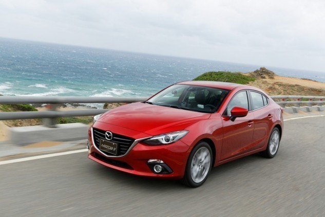 Mazda3再添四門「尊榮型」生力軍，建議售價75.9萬元 升級6SRS安全氣囊及MZD Connect人機智慧資訊系統